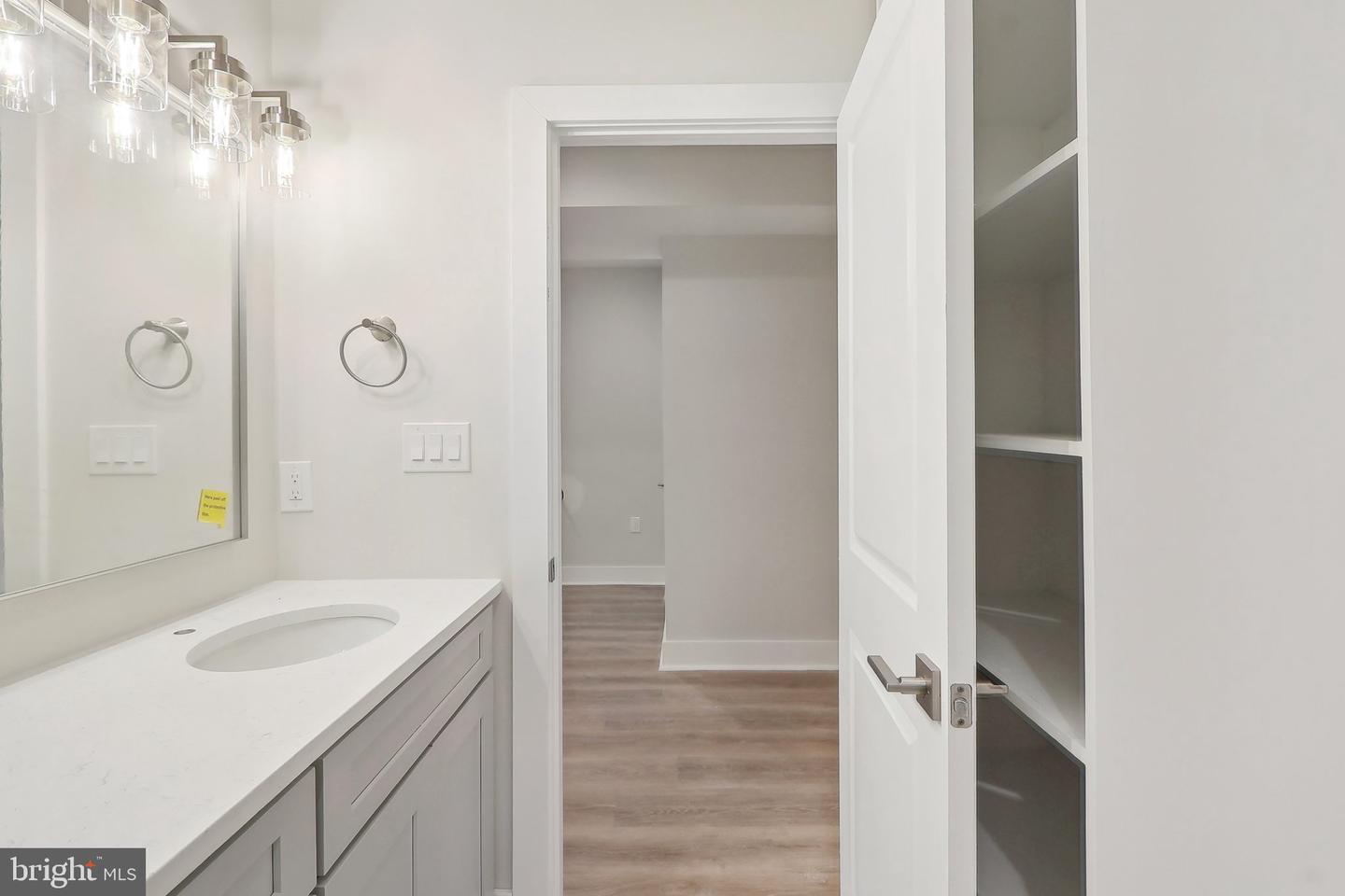 5660 Hoadly Rd Property Photo 40