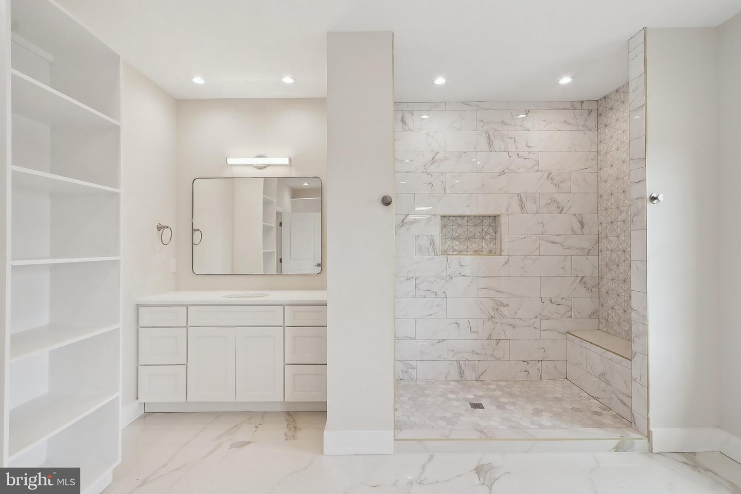 5660 Hoadly Rd Property Photo 67