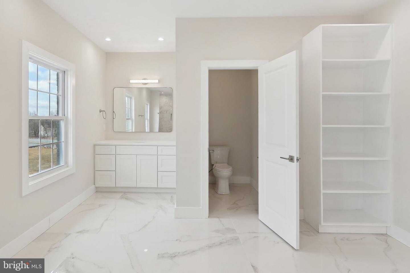 5660 Hoadly Rd Property Photo 68