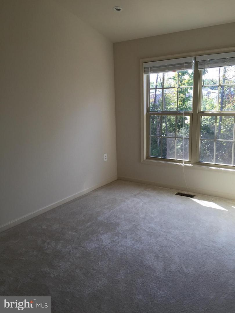 15981 Marsh Pl Property Photo 15