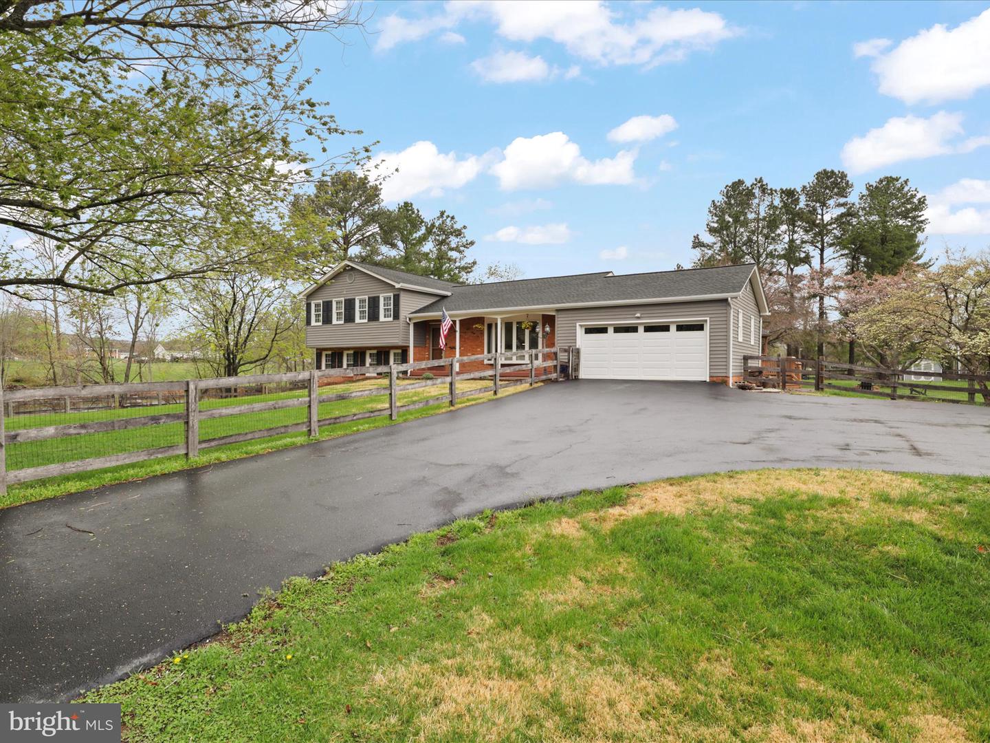 2715 Logmill Rd Property Photo