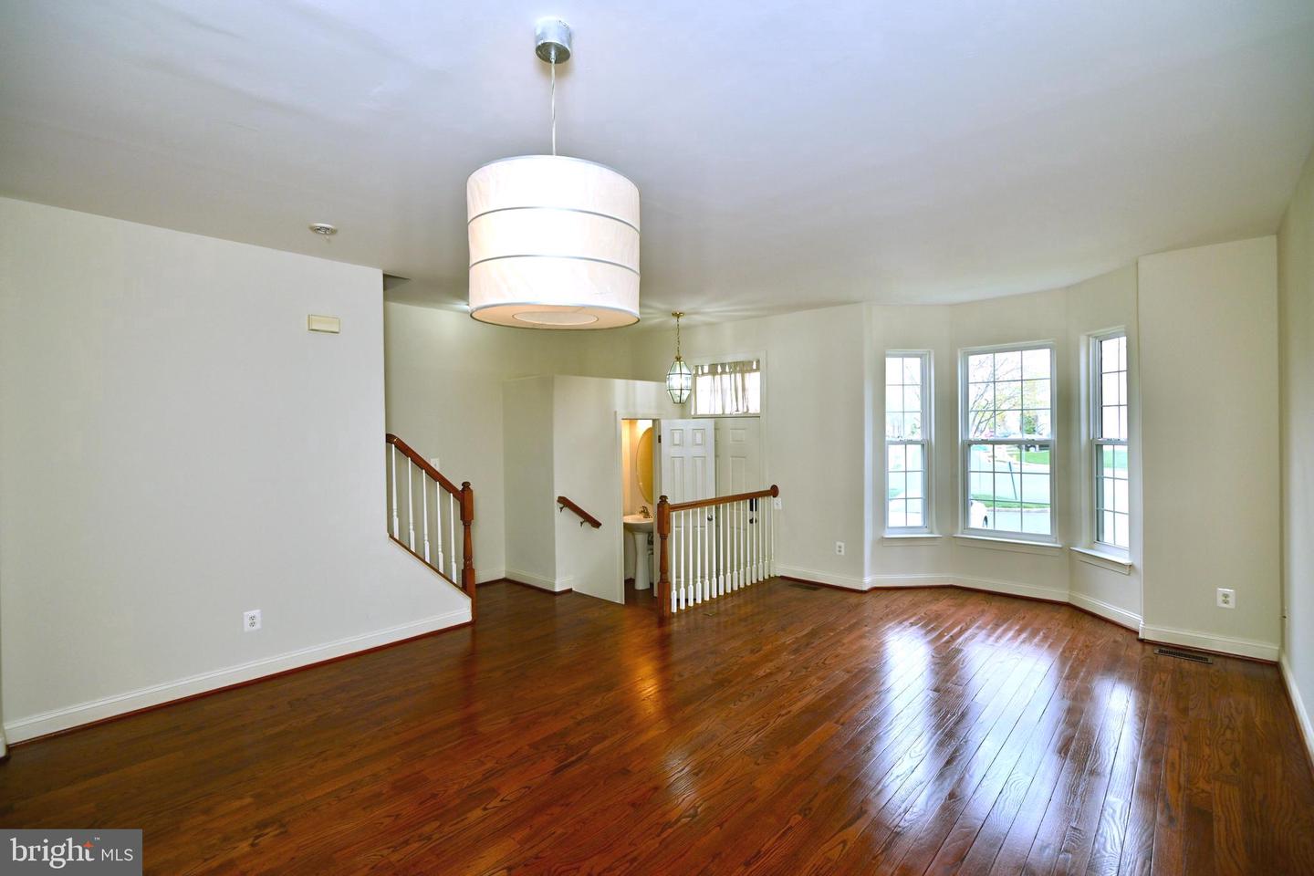 8727 Chorley Way Property Photo 4