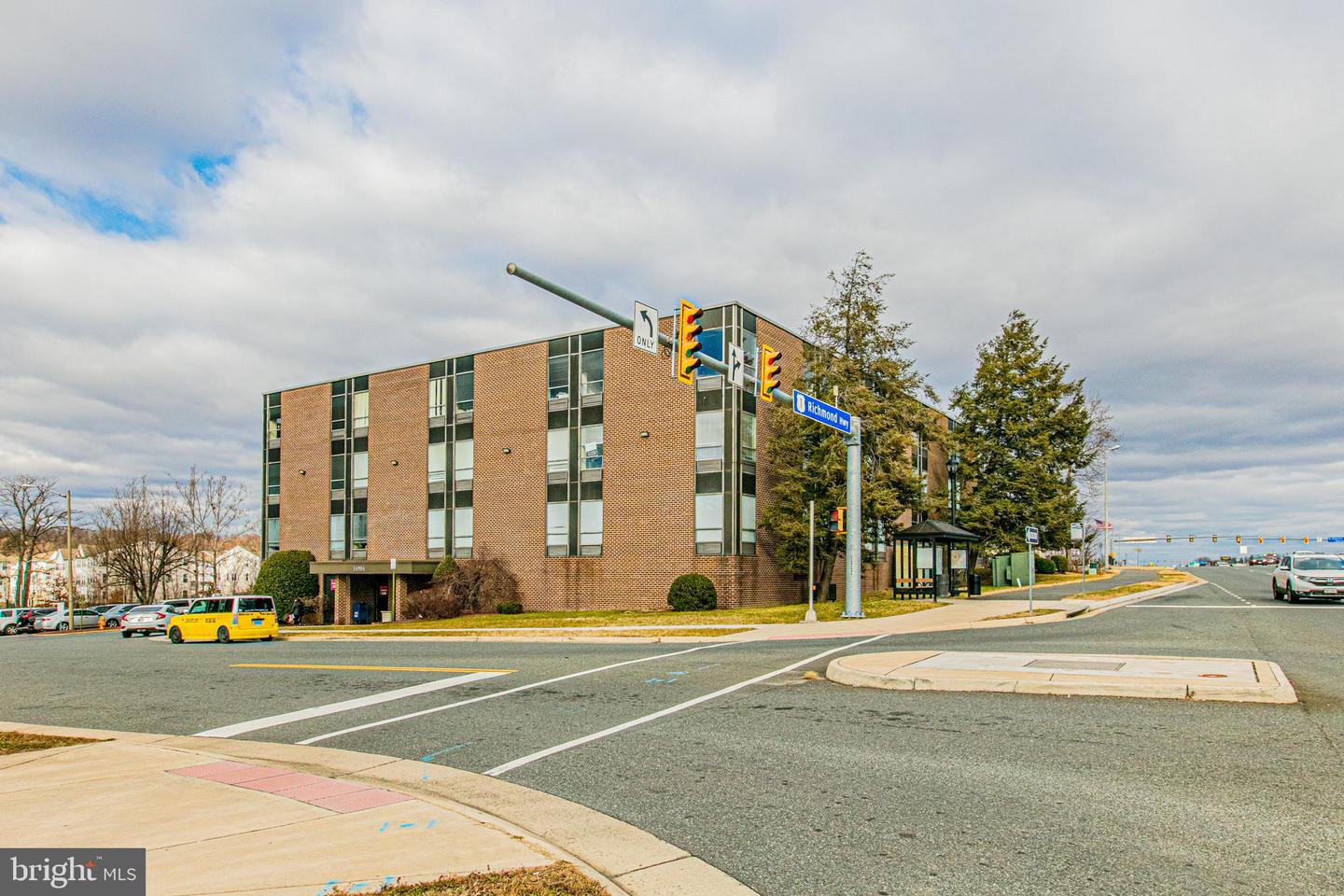 14904 Richmond Hwy #310 Property Photo 1