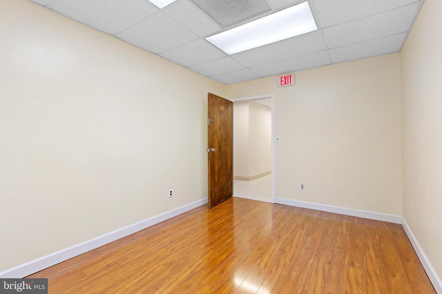 14904 Richmond Hwy #310 Property Photo 8