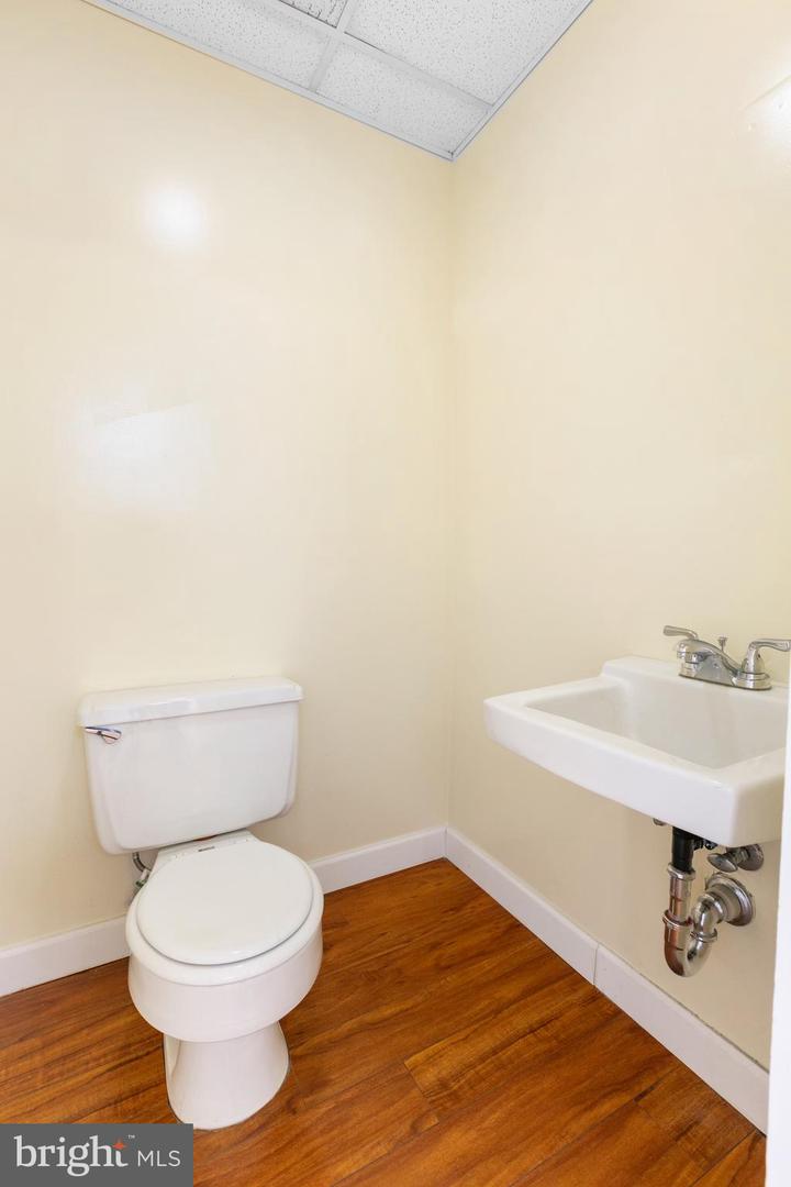 14904 Richmond Hwy #310 Property Photo 14