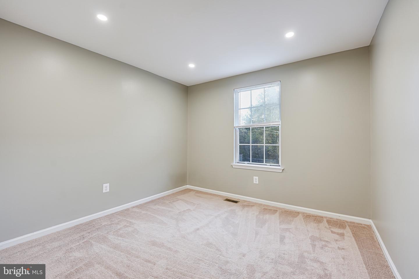 15592 Northgate Dr Property Photo 15