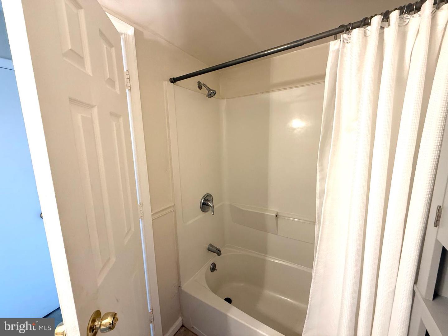 1602 Renate Drive #202 Property Photo 5