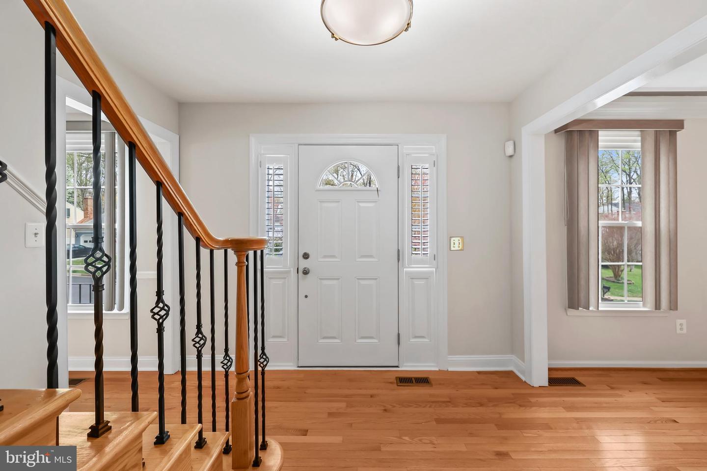 15422 Beachview Dr Property Photo 3