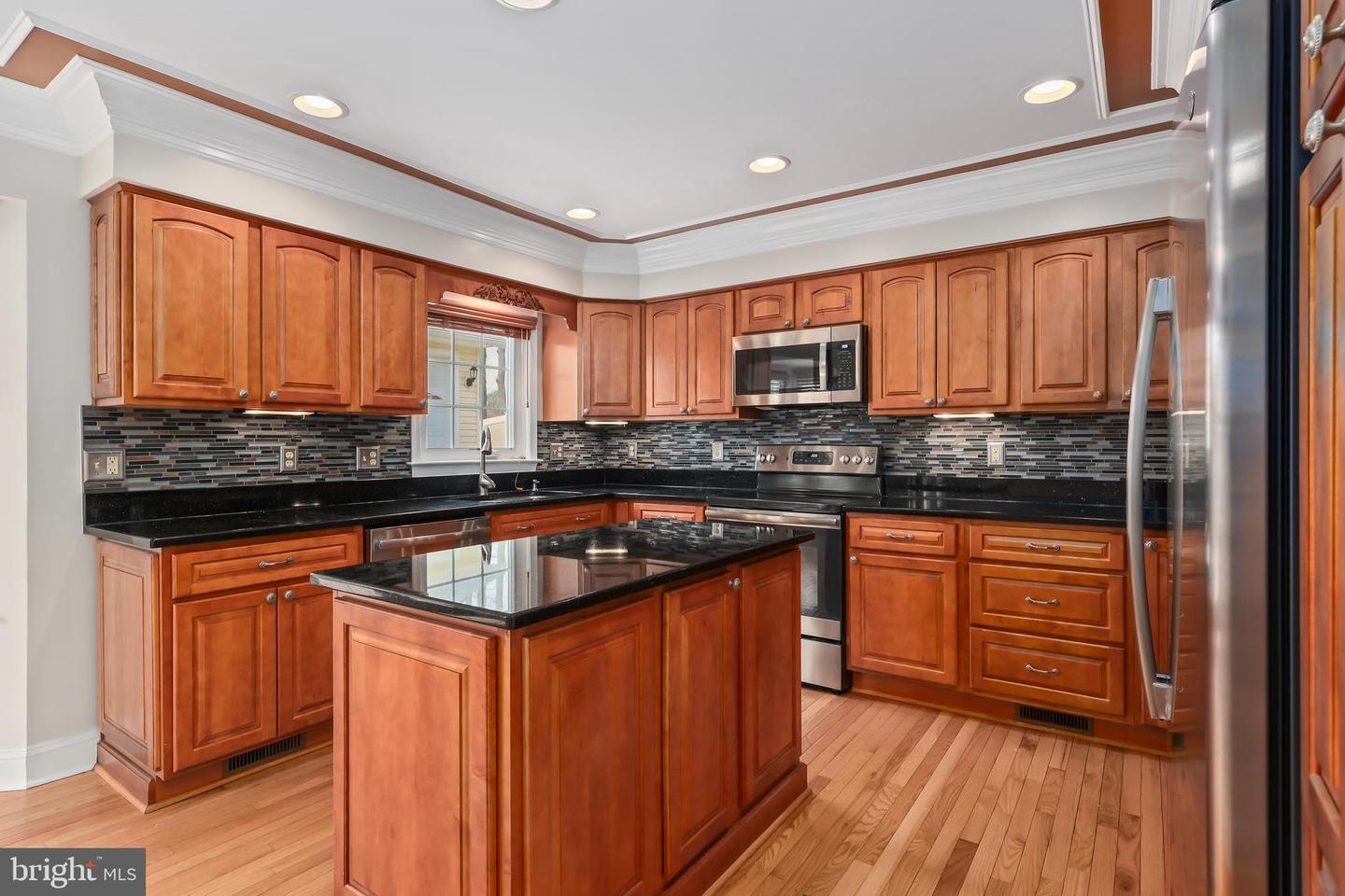 15422 Beachview Dr Property Photo 9