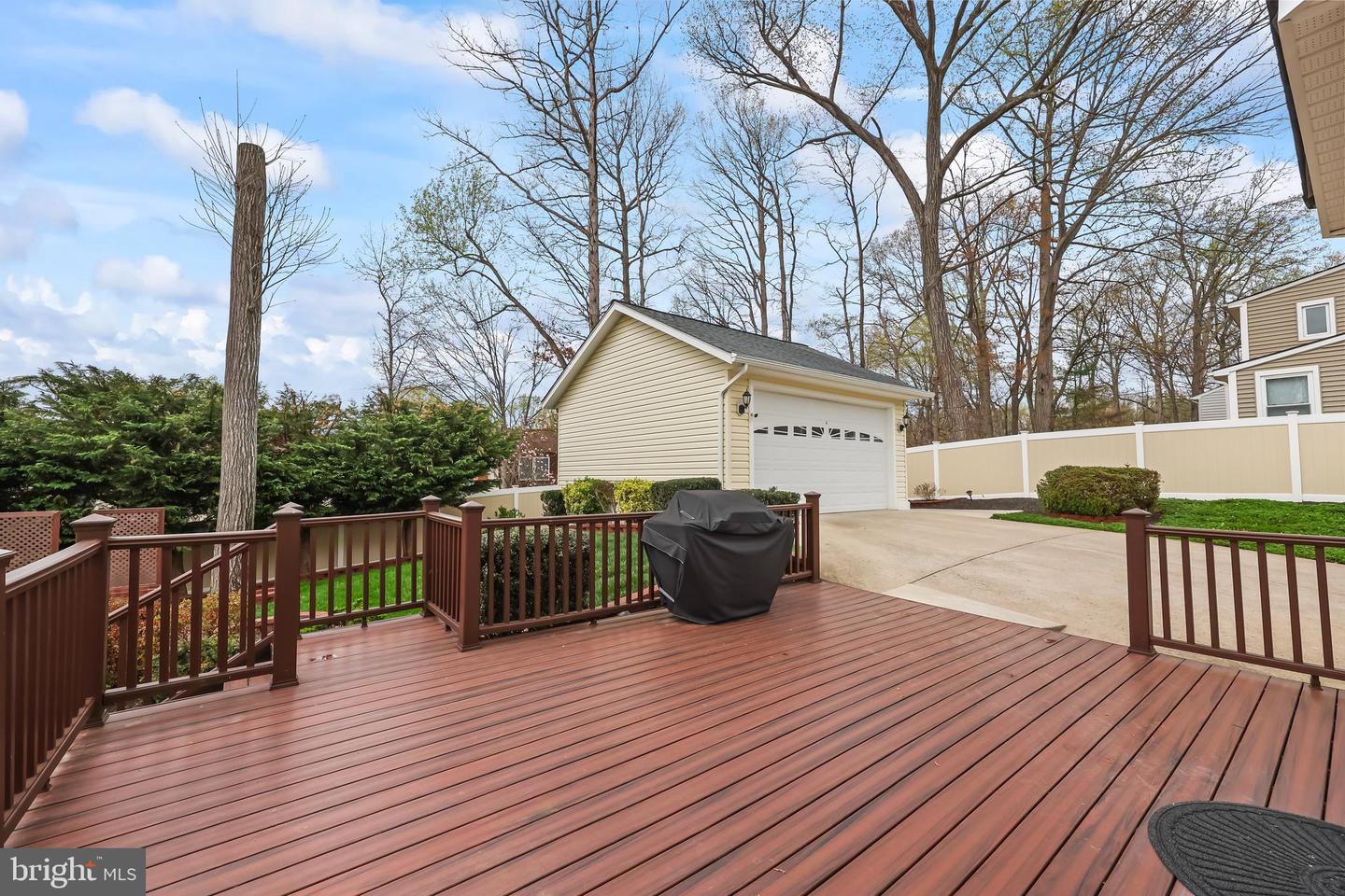 15422 Beachview Dr Property Photo 40