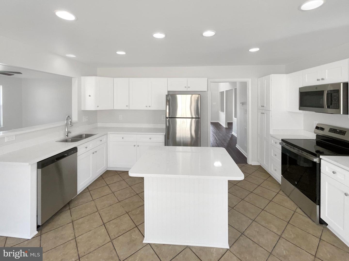 3510 Powells Crossing Ct Property Photo 6