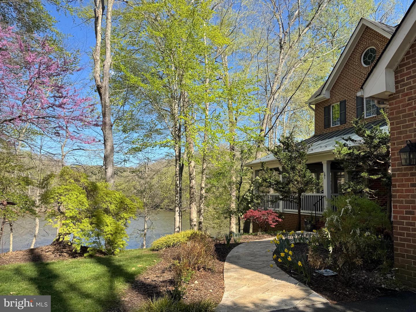 6031 Lady Slipper Ln Property Photo 2
