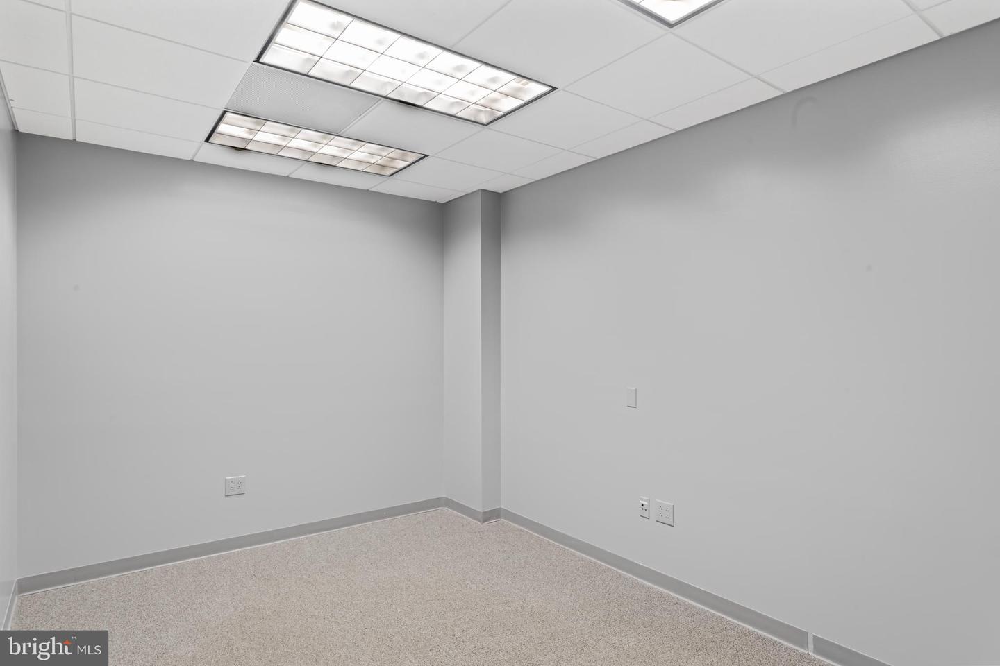 8542 Virginia Meadows Dr Property Photo 25
