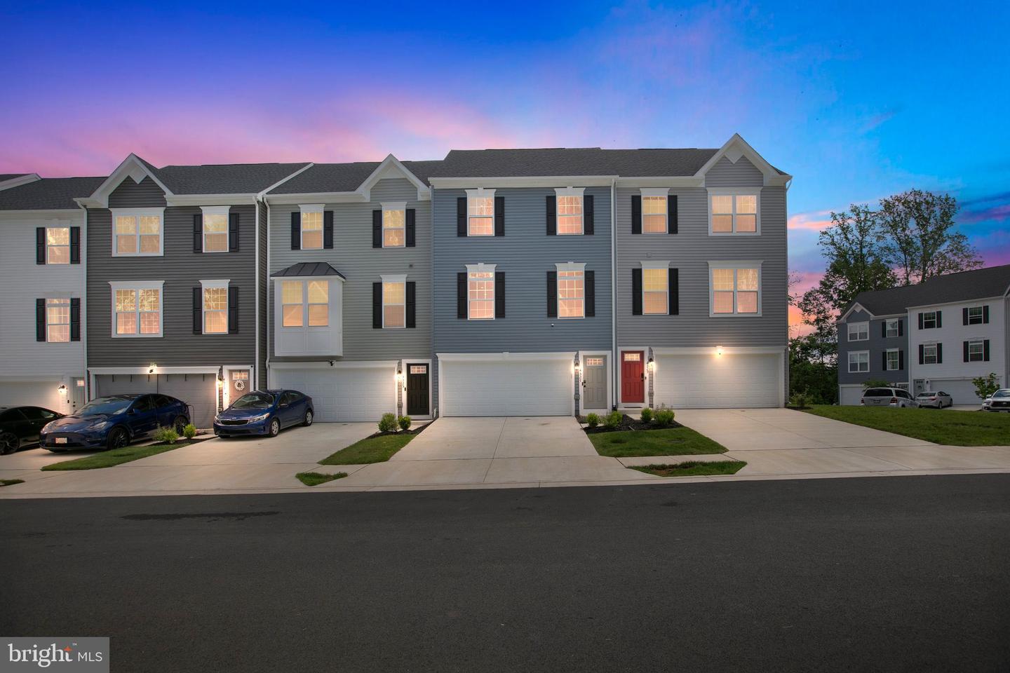 4527 DALE CREEK WAY Property Photo 1