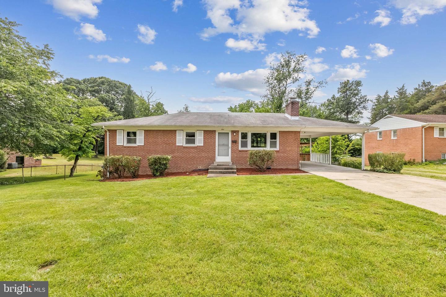 1511 Woodside Dr Property Photo 1