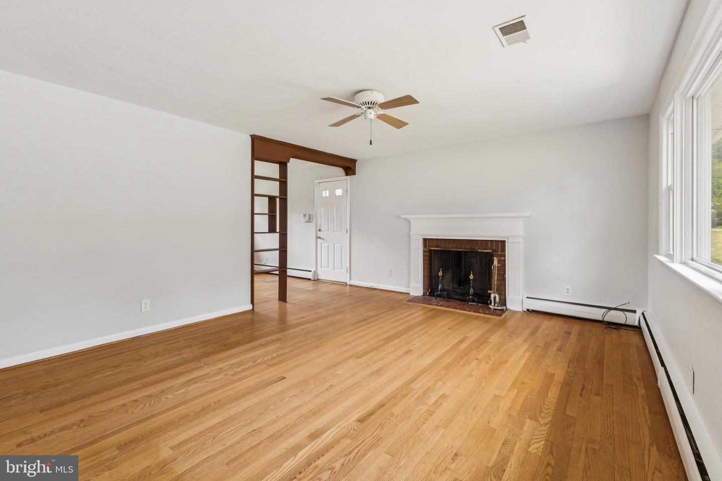 1511 Woodside Dr Property Photo 2
