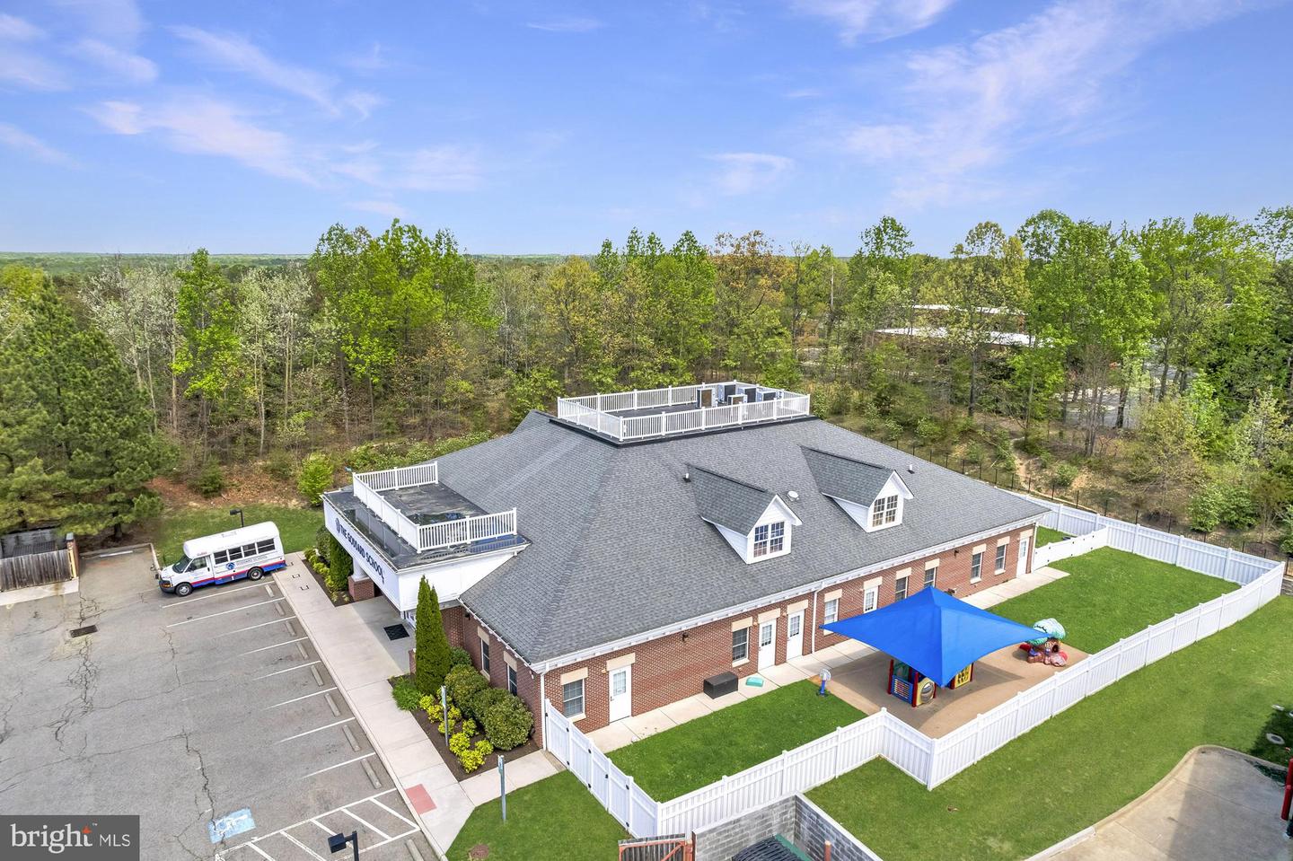 12405 Cape Cod Ct Property Photo 2