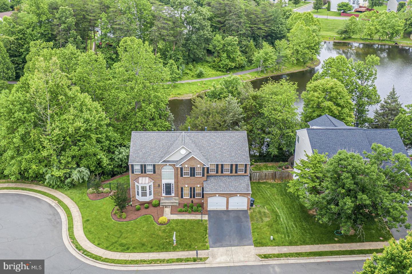 5223 Daybreak Ln Property Photo 1