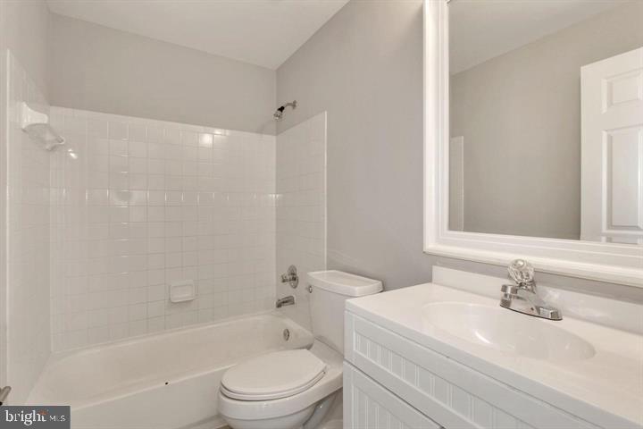 1031 Gardenview Loop Property Photo 16