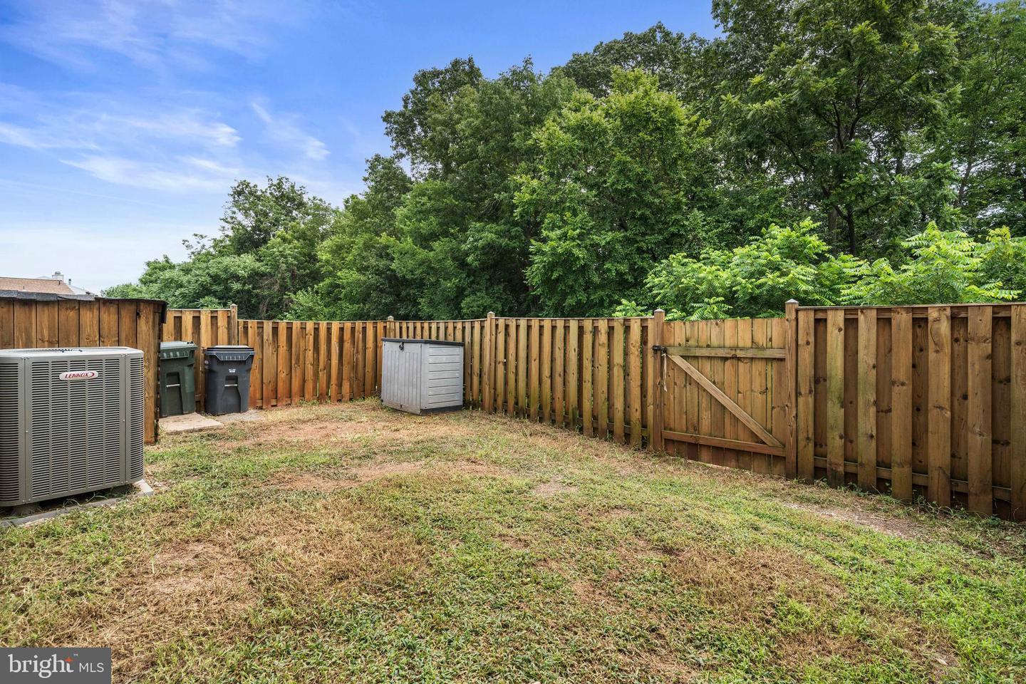 7621 Jordon Hollow Ct Property Photo 24