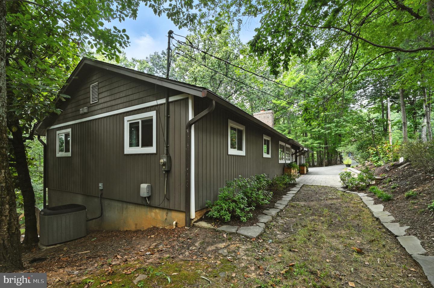 2919 Jackson Dr Property Photo 4
