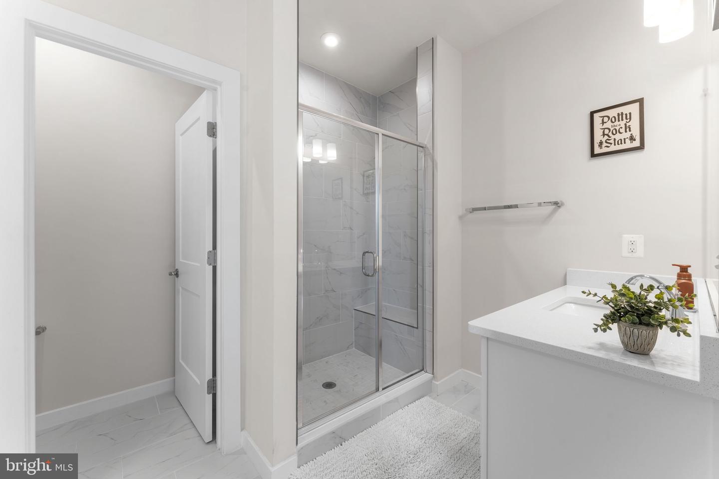 501 Tassita Ln #b Property Photo 22