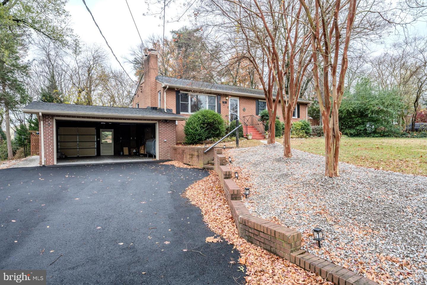 1329 Devils Reach Rd Property Photo 2