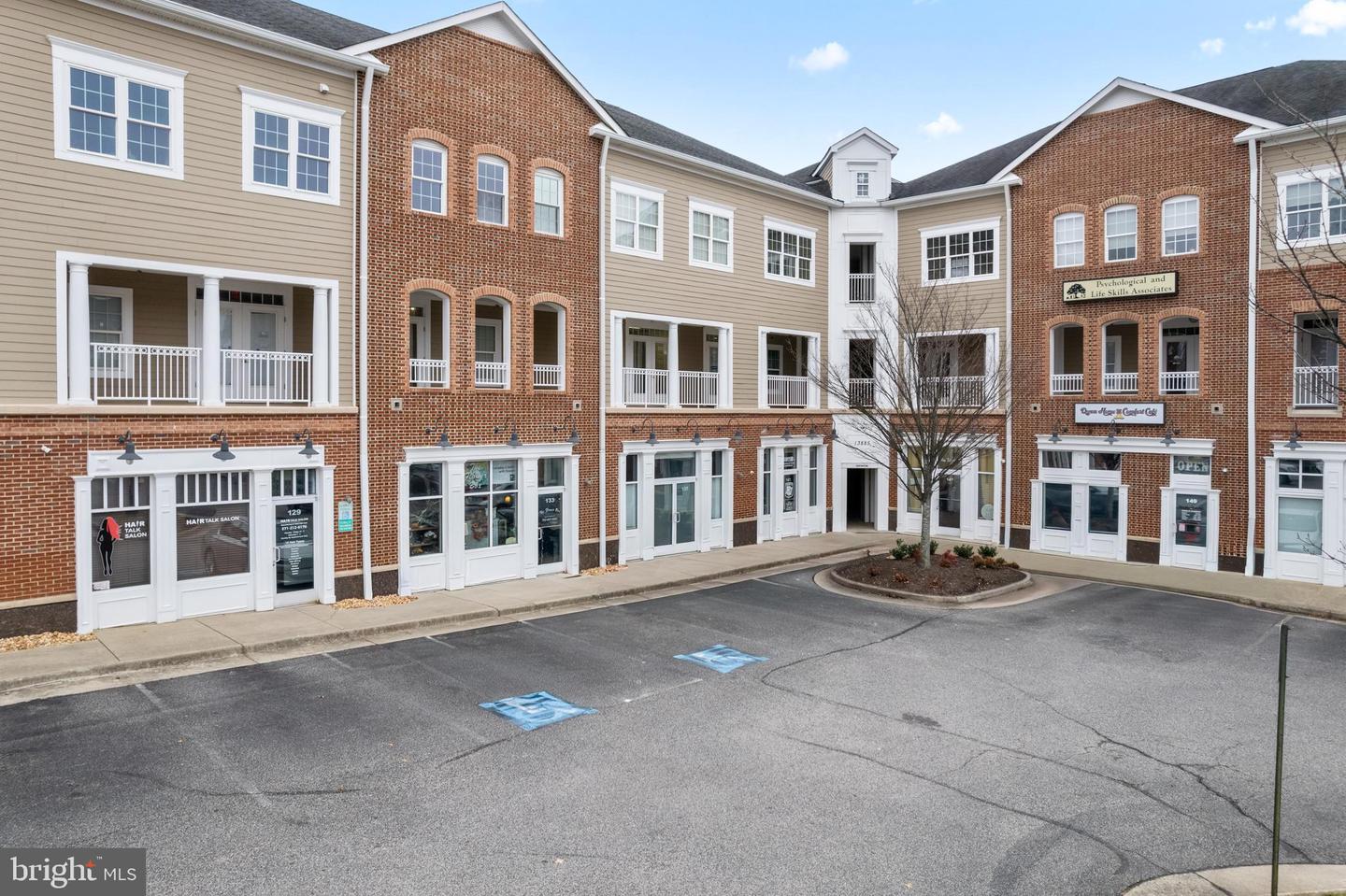 13885 Hedgewood Dr #133 Property Photo 1