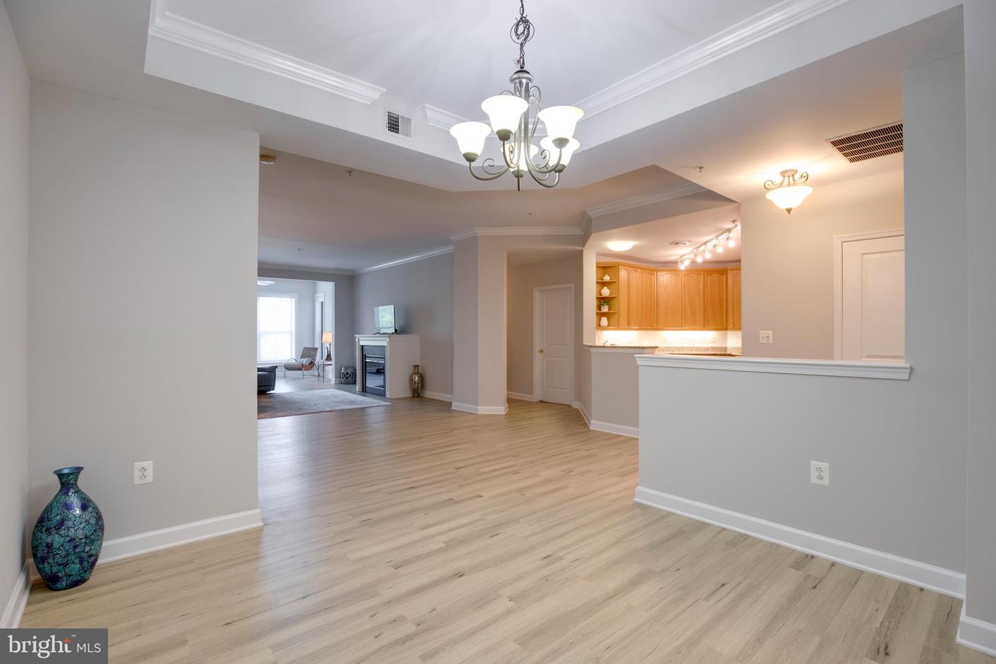485 Harbor Side St #100 Property Photo 5
