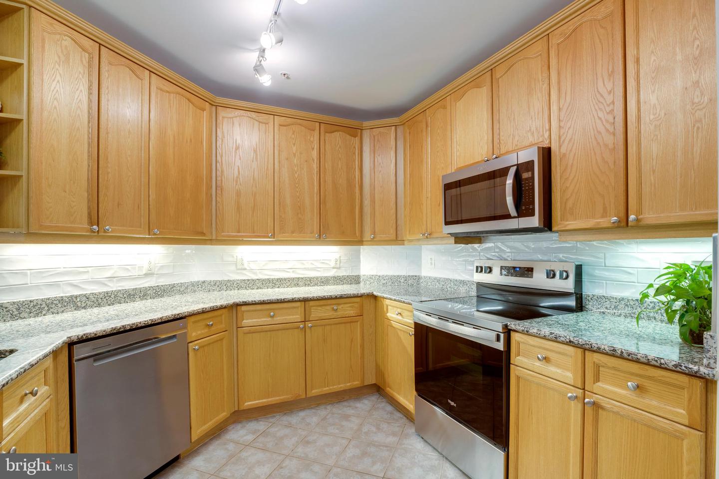 485 Harbor Side St #100 Property Photo 6