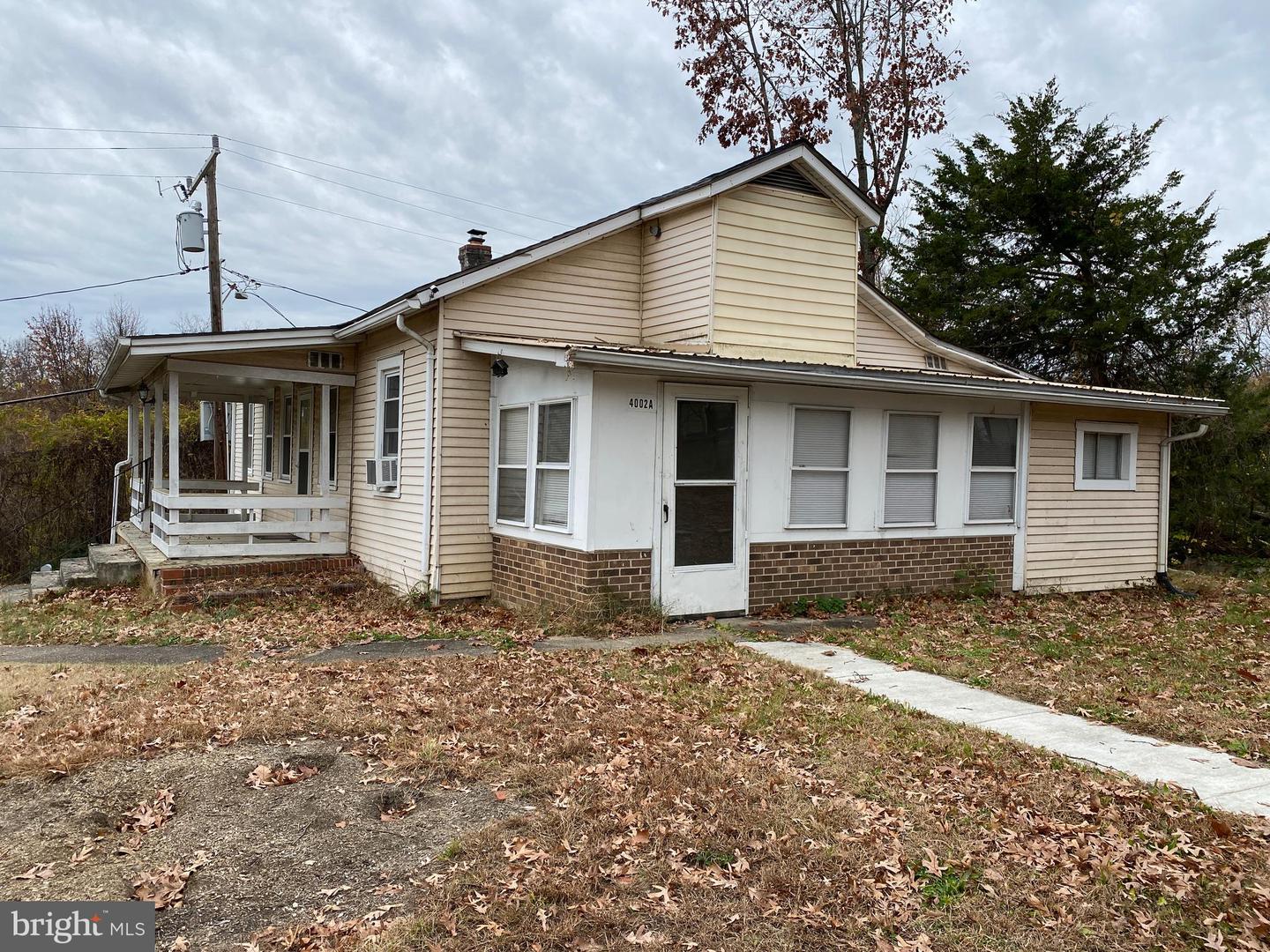 4002 POST ST Property Photo 1