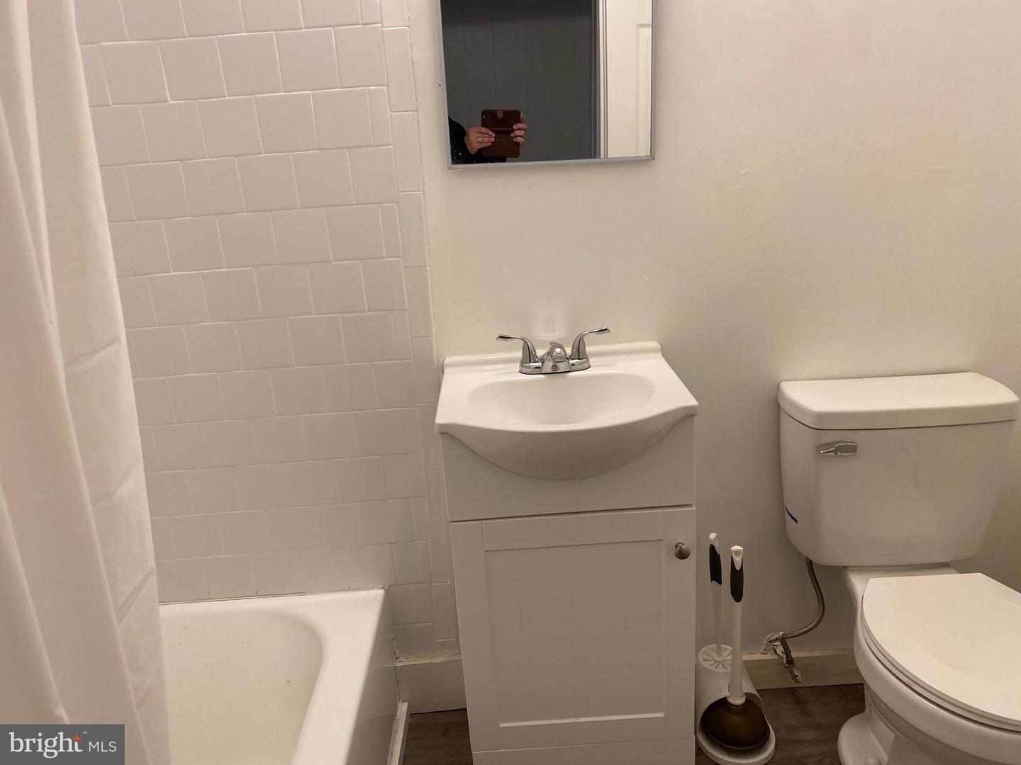 4002 Post St Property Photo 6