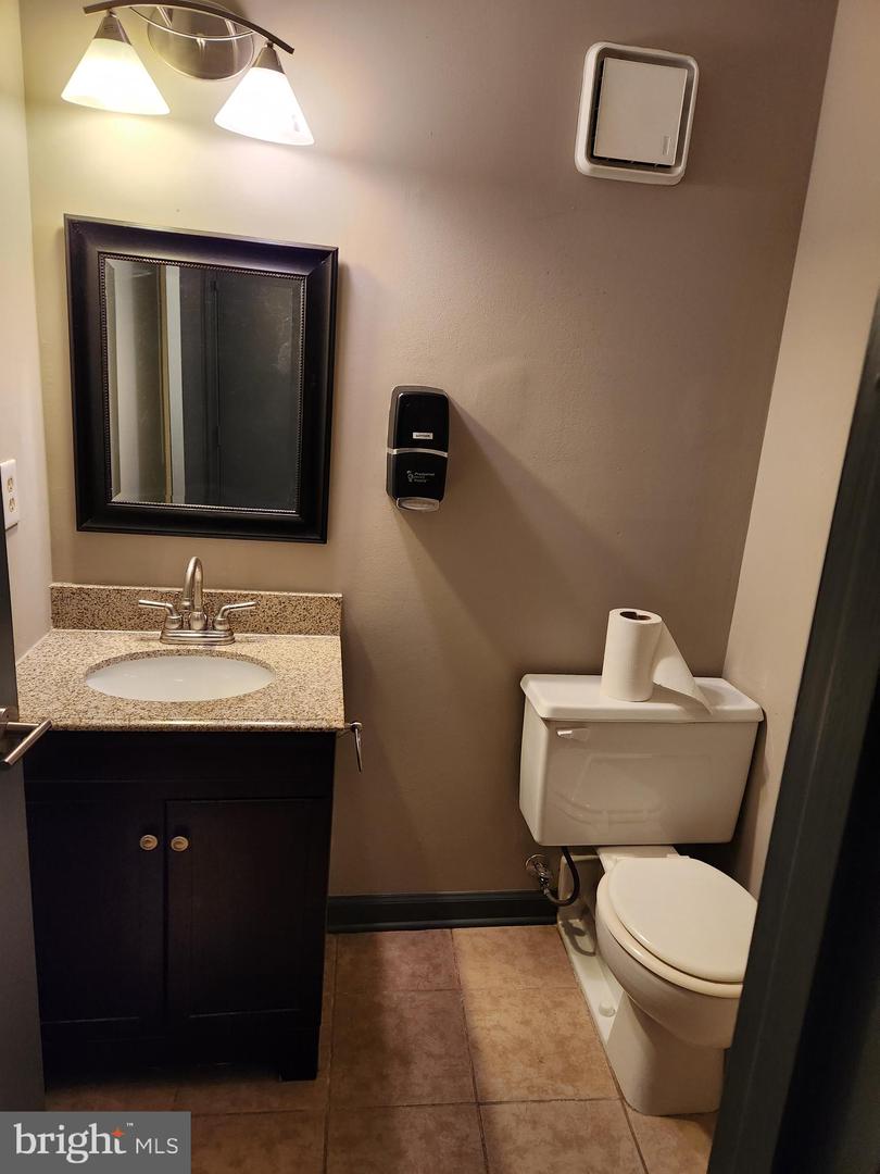 8569-d Sudley Rd #8569d Property Photo 10