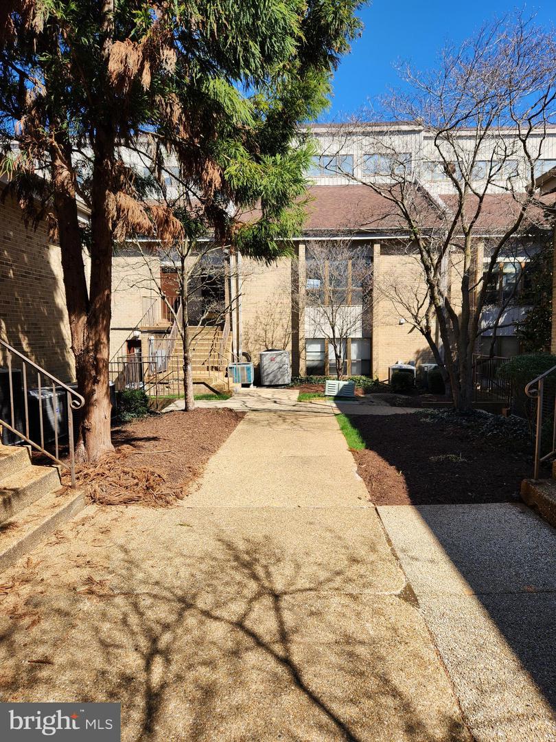 8569-d Sudley Rd #8569d Property Photo 17