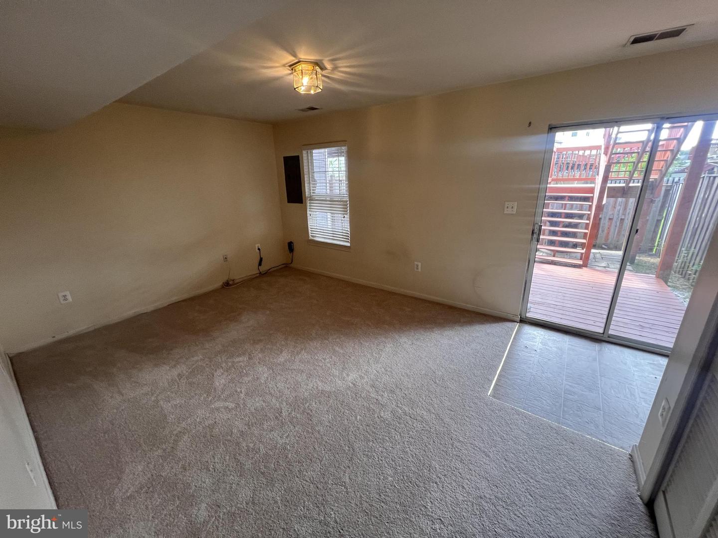 8871 Dunstable Loop Property Photo 2