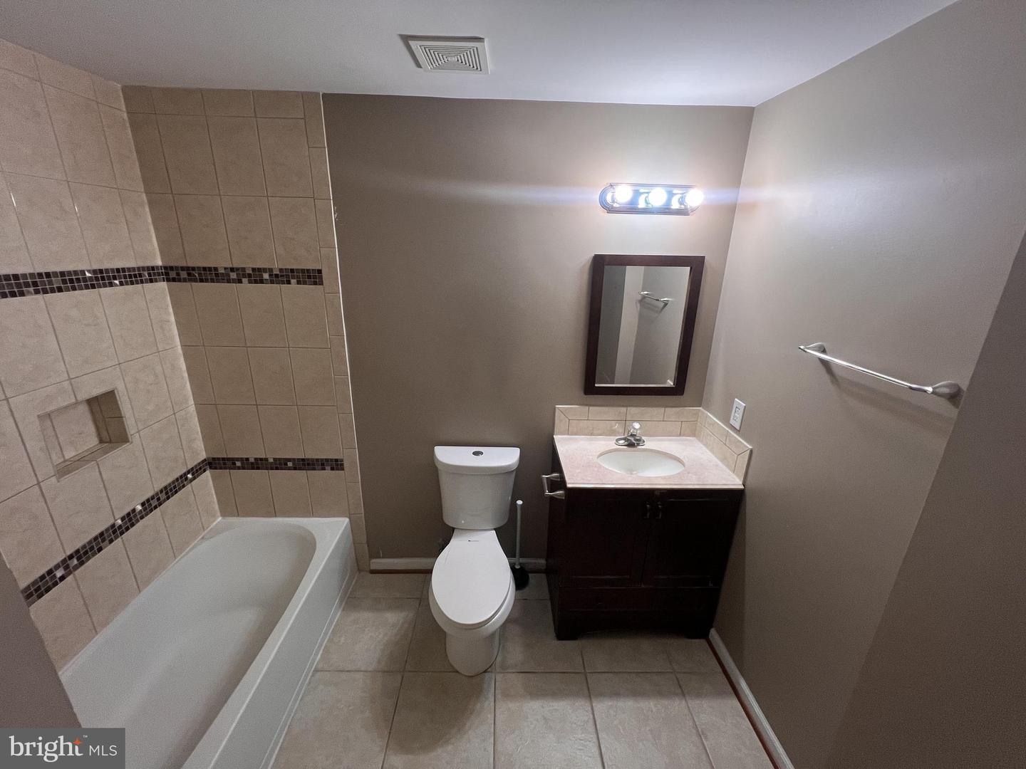 8871 Dunstable Loop Property Photo 3