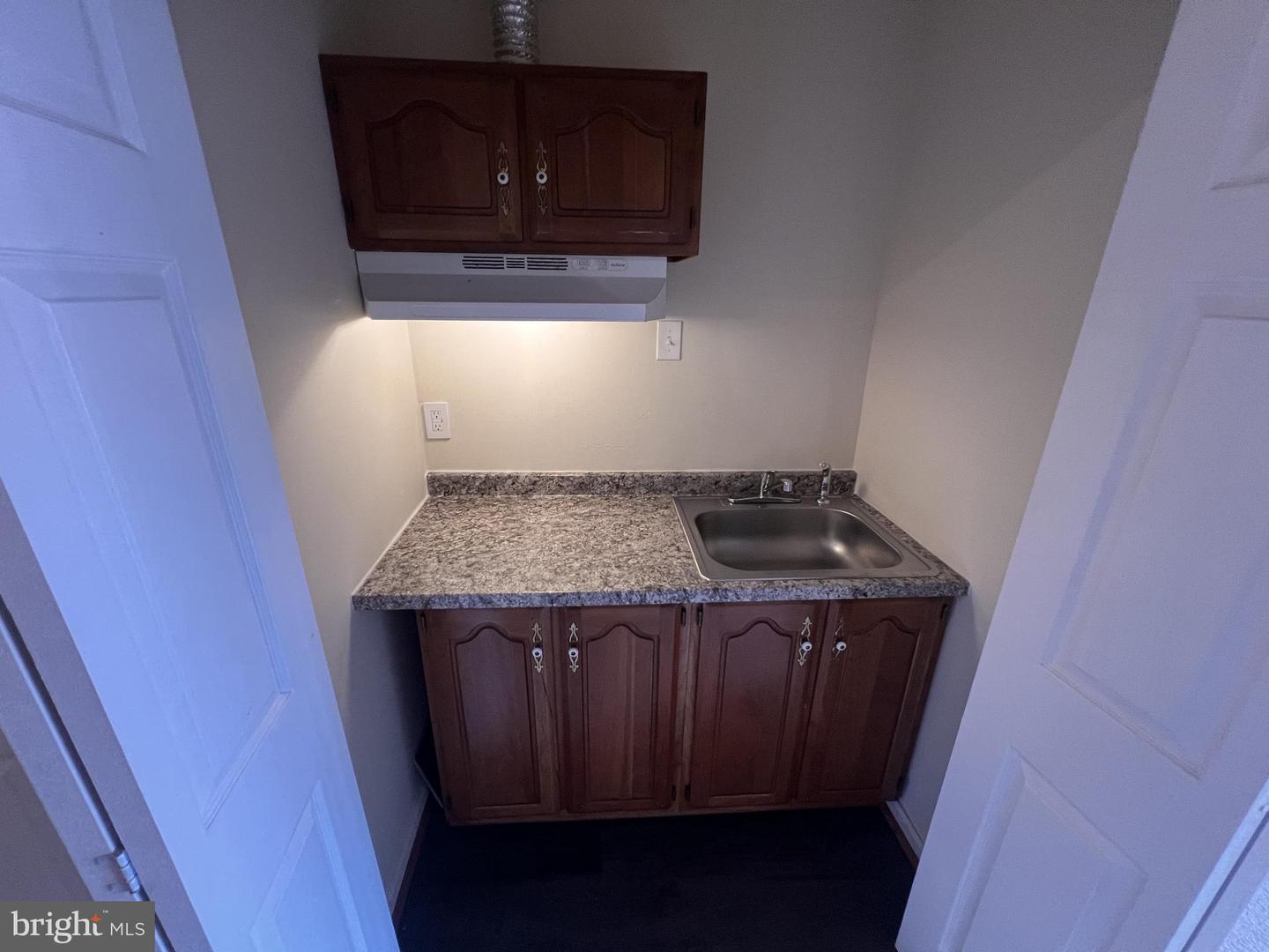 8871 Dunstable Loop Property Photo 4