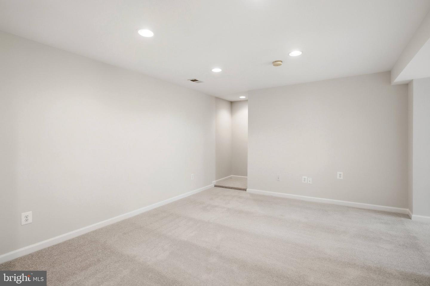 10400 Labrador Loop Property Photo 43