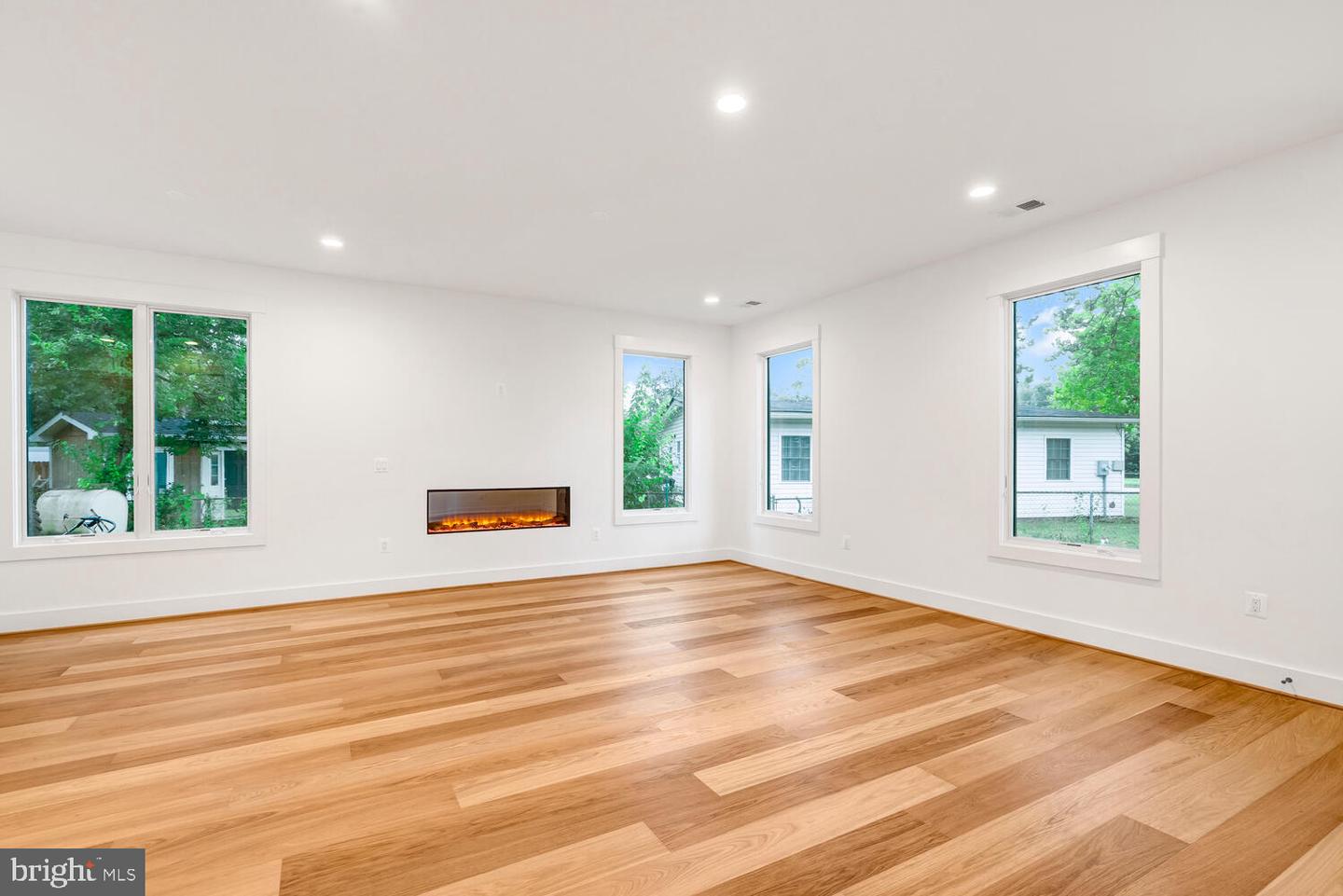 13711 Joyce Rd Property Photo 6
