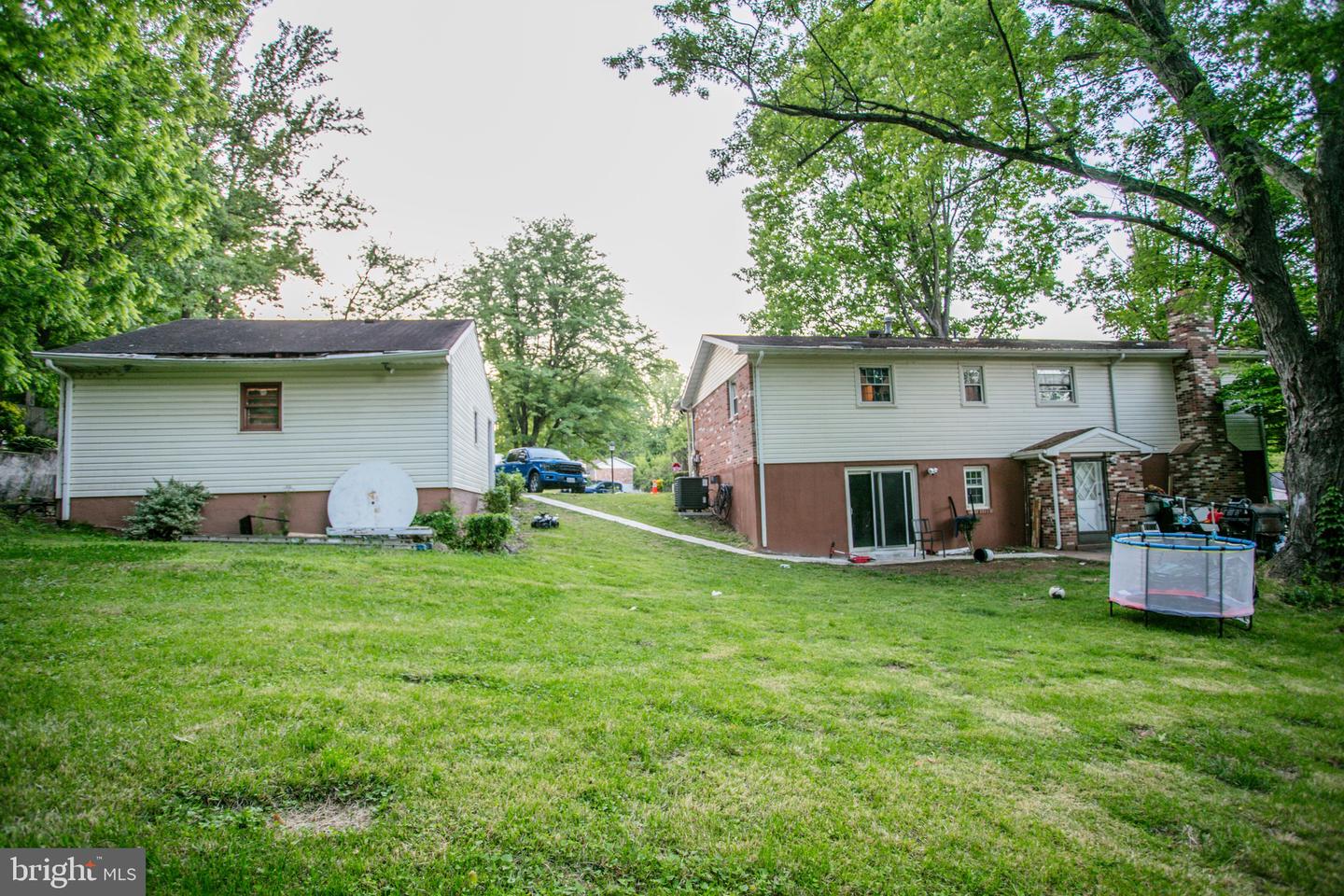 14810 Edgewater Dr Property Photo 4