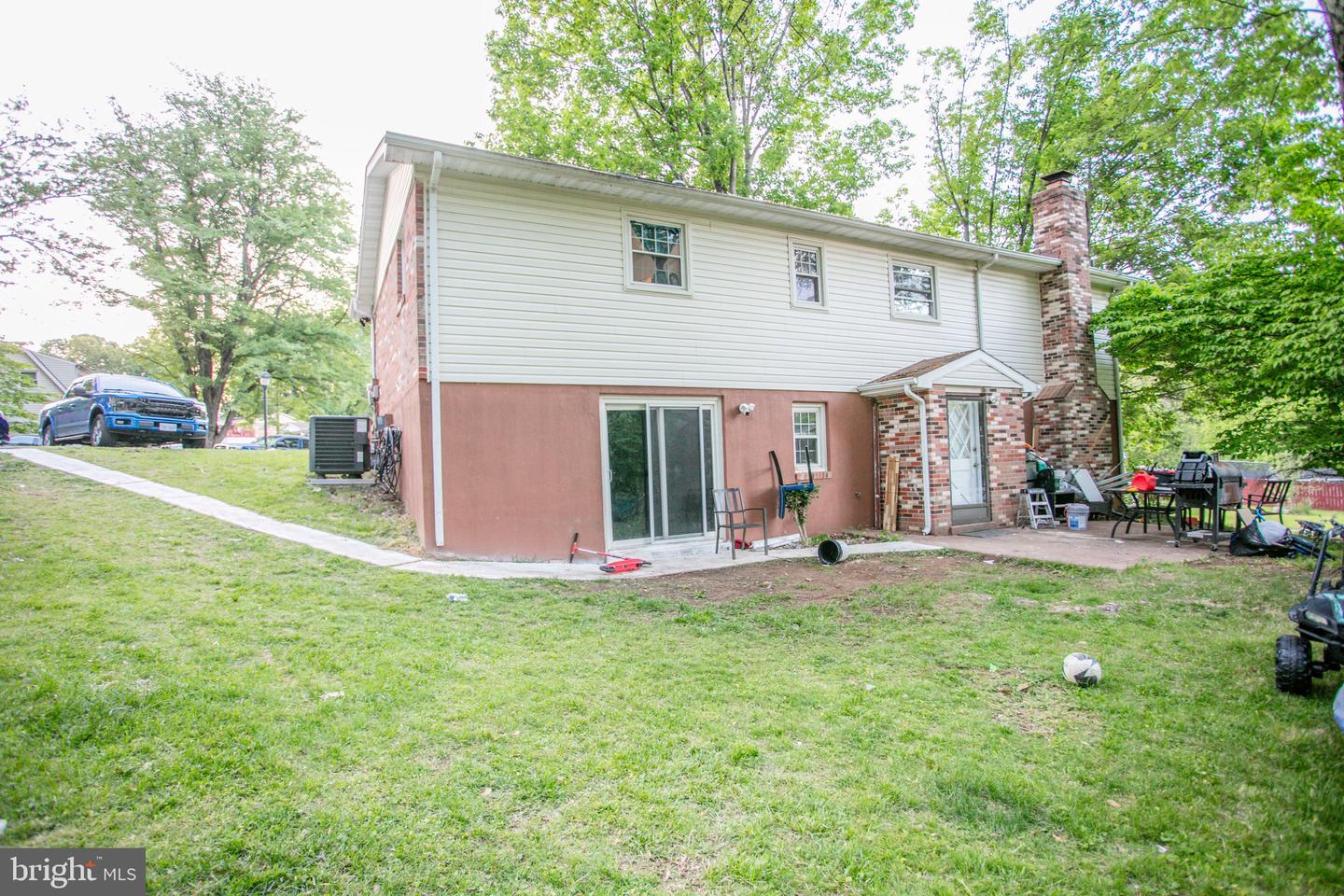 14810 Edgewater Dr Property Photo 10