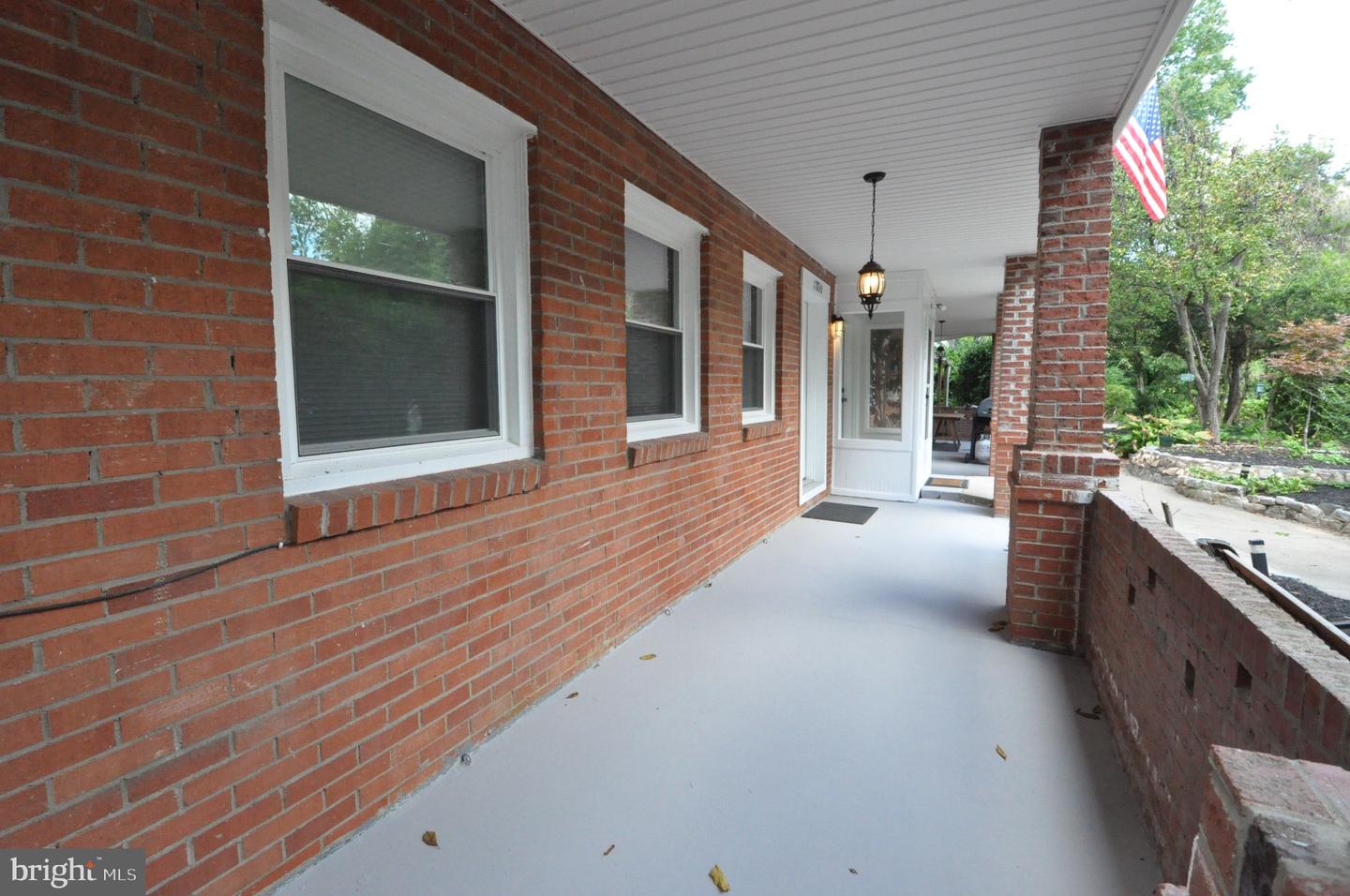 17810 Batestown Rd Property Photo 4