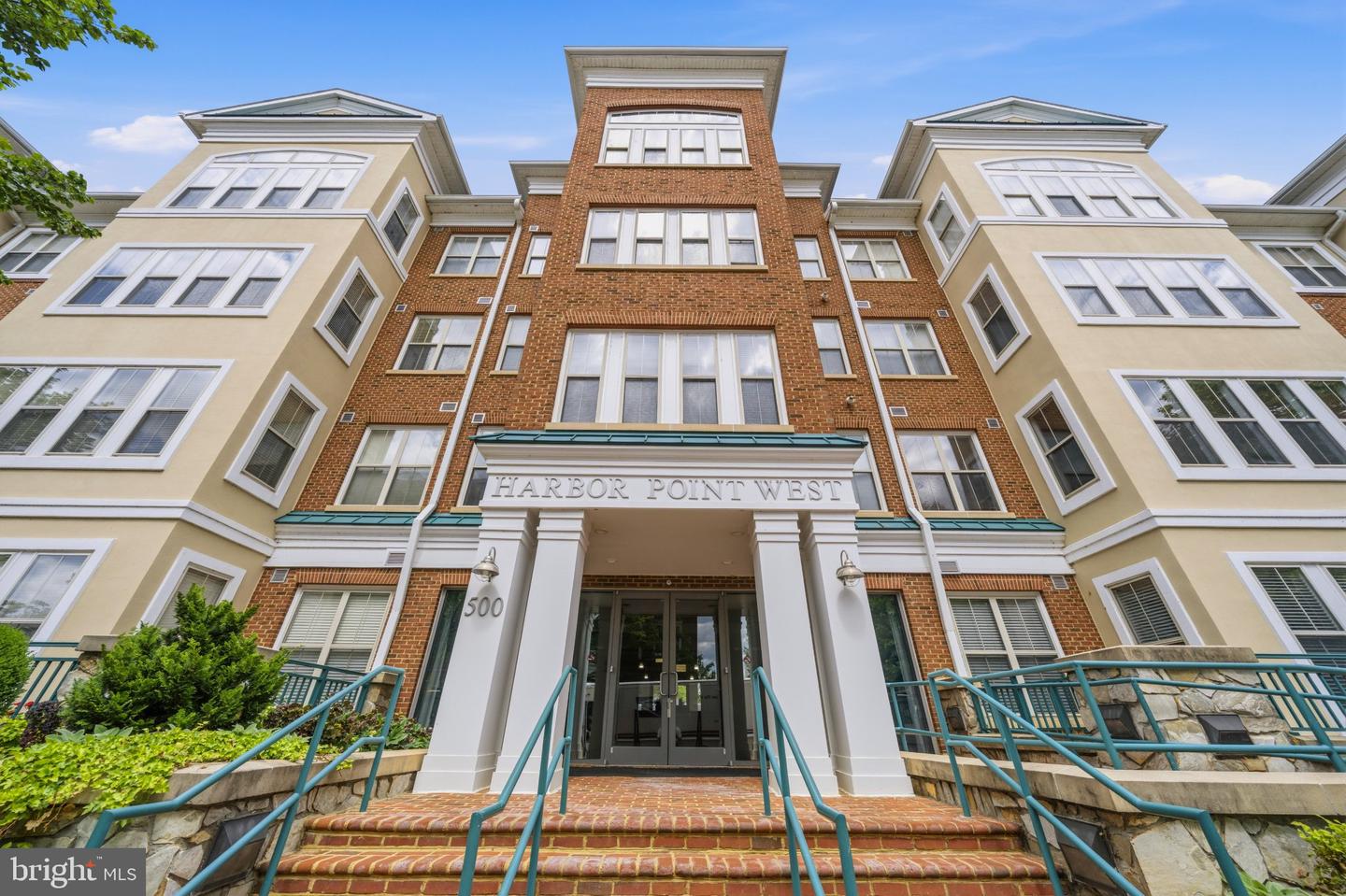 500 BELMONT BAY DR #305