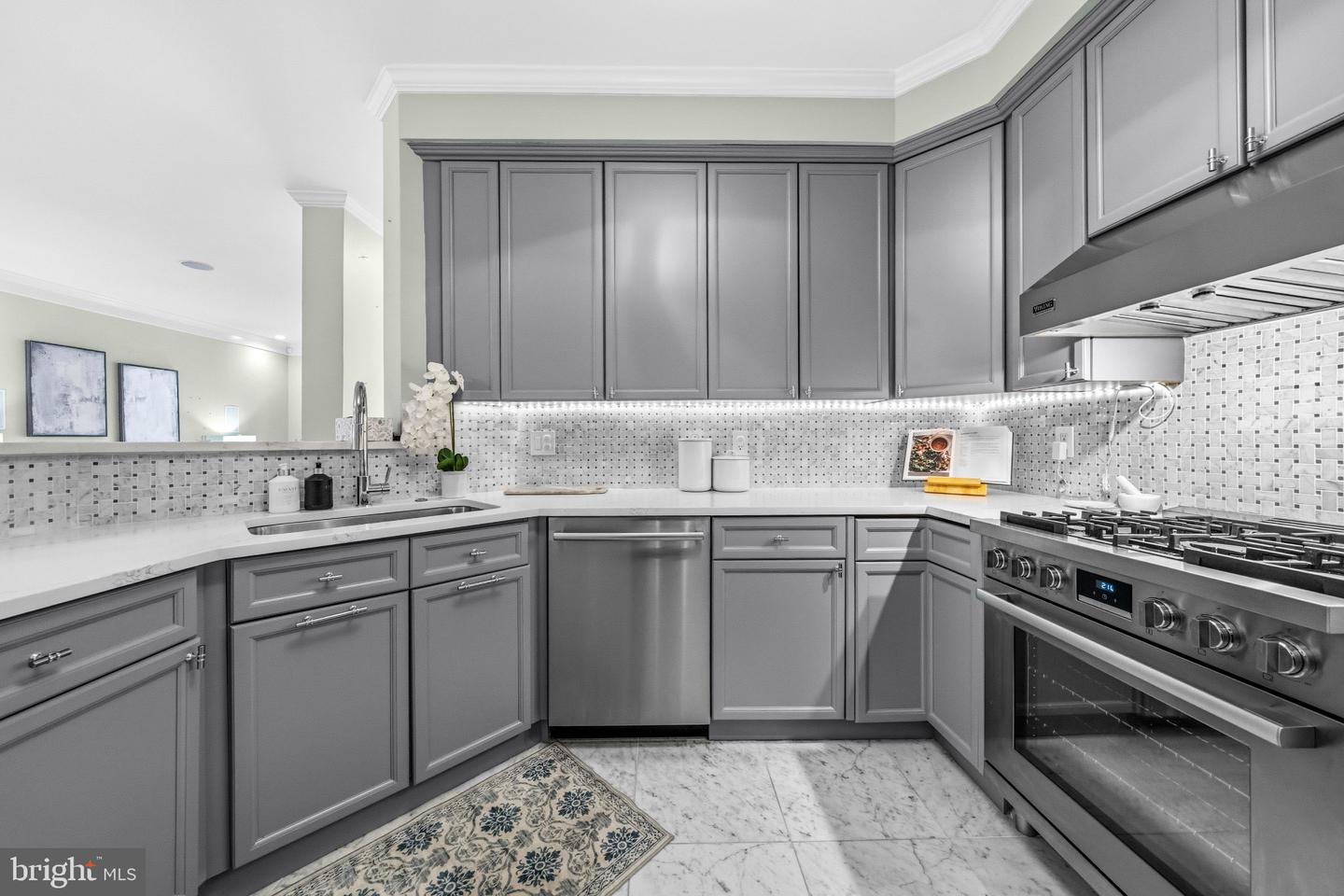 500 BELMONT BAY DR #305 Property Photo 1
