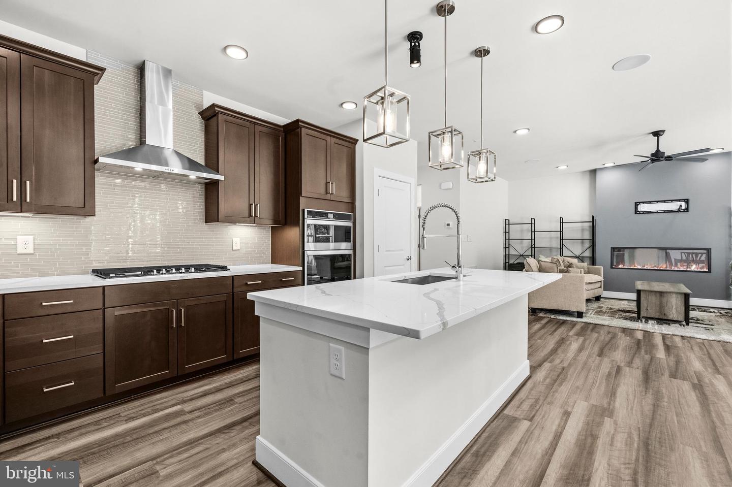 2020 Silver Sycamore Ln Property Photo 2