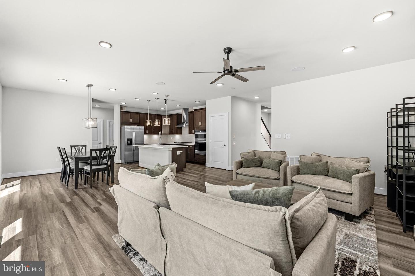 2020 Silver Sycamore Ln Property Photo 3