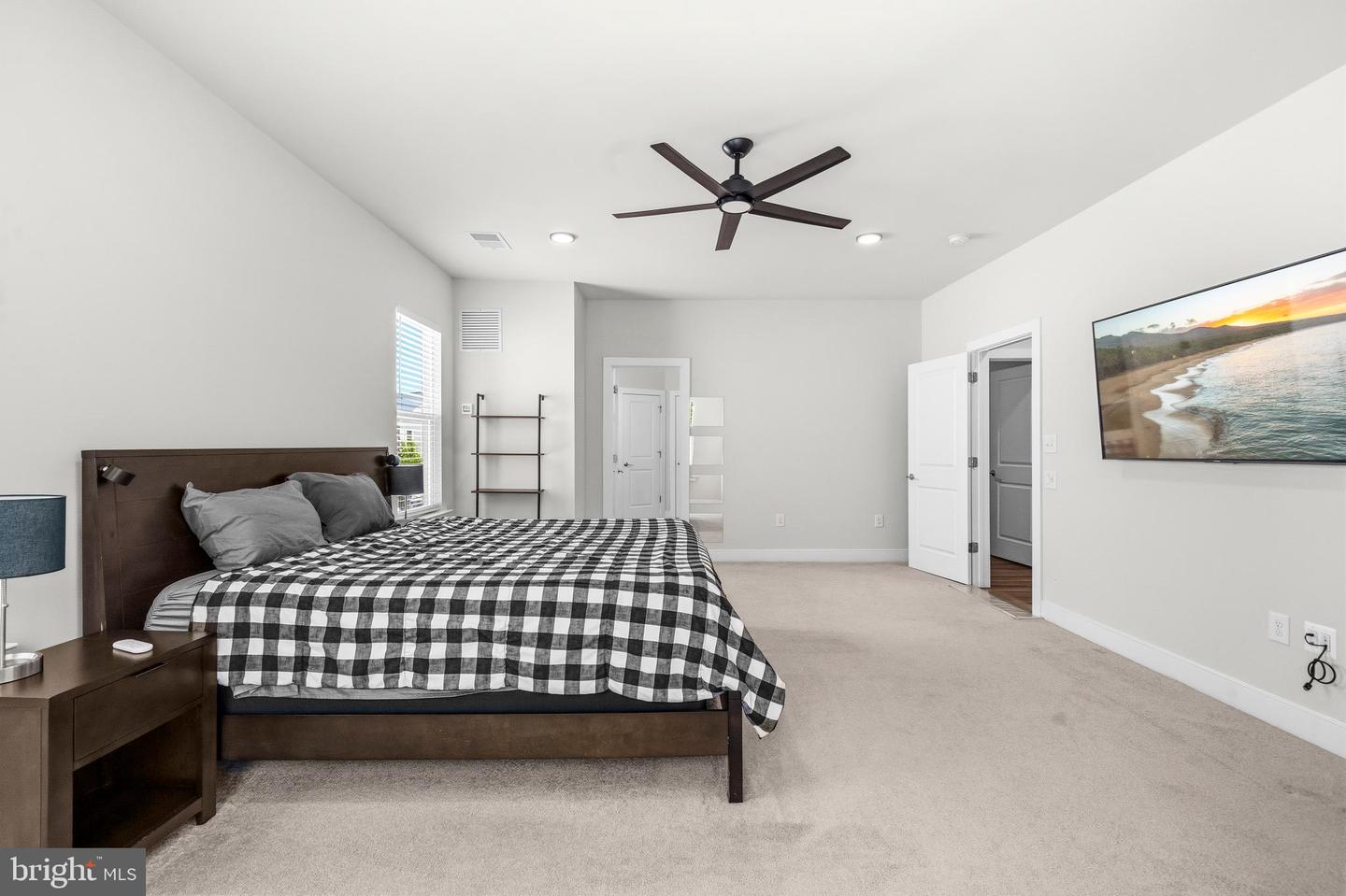 2020 Silver Sycamore Ln Property Photo 4