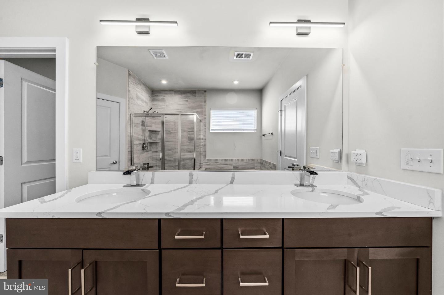 2020 Silver Sycamore Ln Property Photo 35