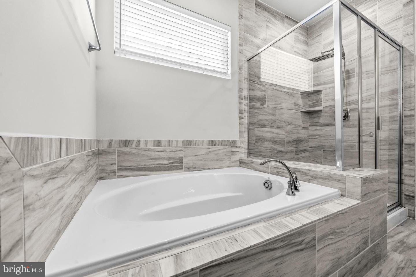 2020 Silver Sycamore Ln Property Photo 36