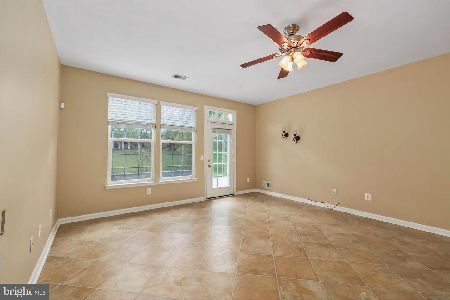 4046 Lunar Eclipse Dr Property Photo 11